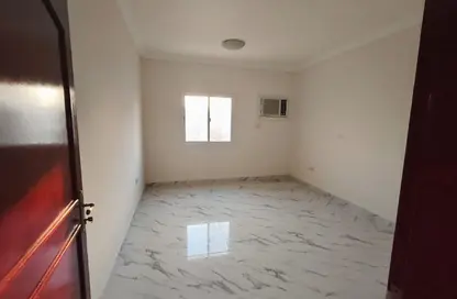 Apartment - 2 Bedrooms - 3 Bathrooms for rent in Umm Ghwailina Comm - Umm Ghuwalina - Umm Ghuwailina - Doha