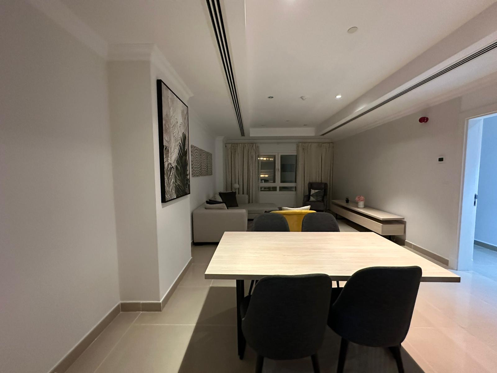 BRAND NEW 1BEDROOM WITH BRAND NEW FURNITURE thumbnail 4