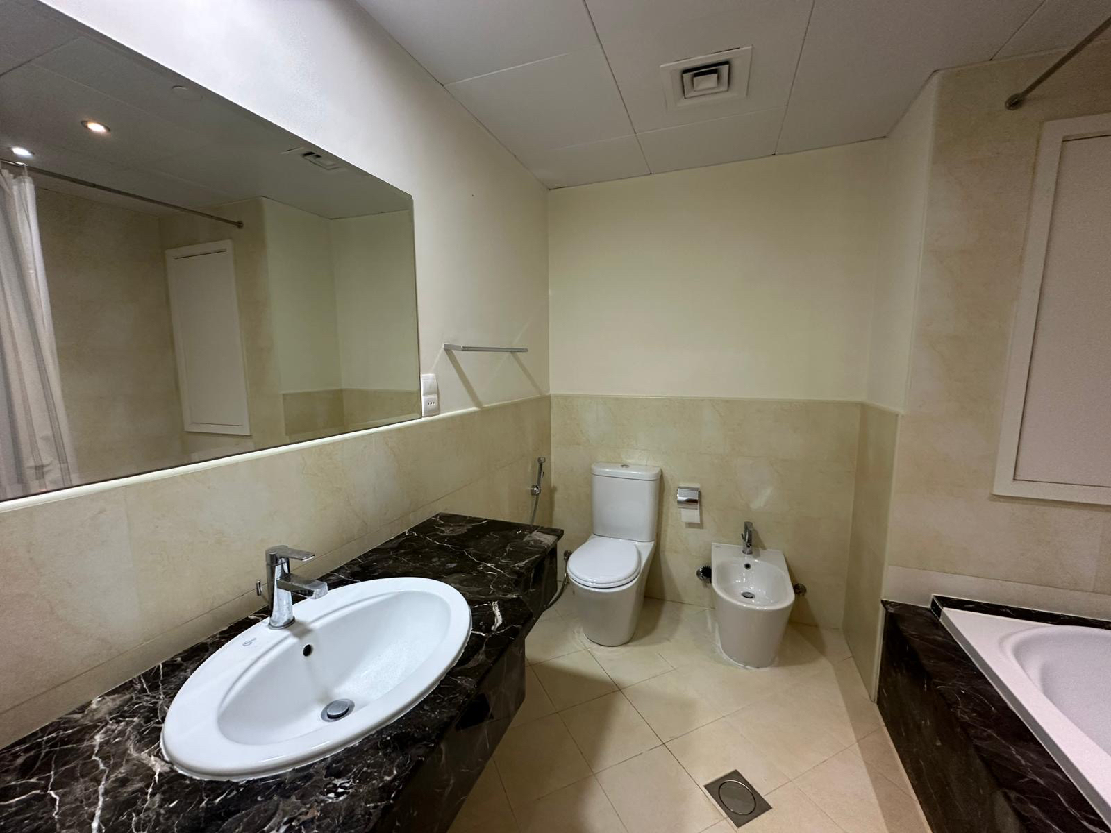 BRAND NEW 1BEDROOM WITH BRAND NEW FURNITURE thumbnail 7