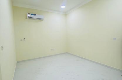Apartment - Studio - 1 for rent in New Salata - Salata - Doha
