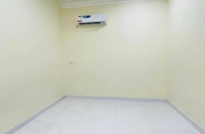 Apartment - Studio - 1 for rent in New Salata - Salata - Doha