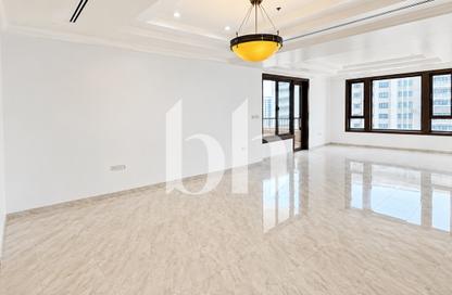 Apartment - 2 Bedrooms - 3 Bathrooms for rent in Porto Arabia - The Pearl Island - Doha