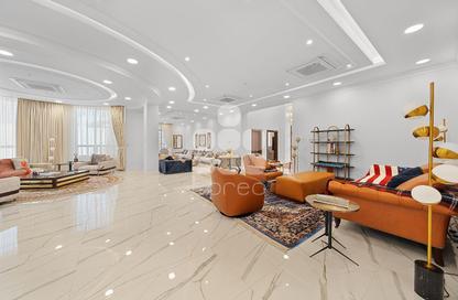 Villa - 7+ Bedrooms - 7+ Bathrooms for rent in Al Dafna - Al Dafna - Doha