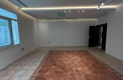 Villa - 4 - 3 for rent in Al Nasr Street - Al Nasr - Doha