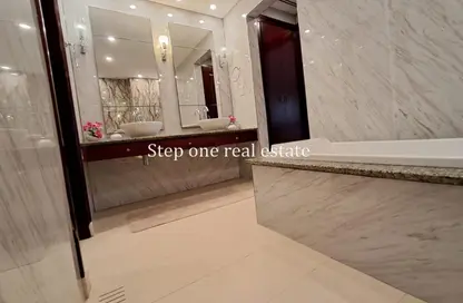 Apartment - 2 Bedrooms - 3 Bathrooms for rent in East Porto Drive - Porto Arabia - The Pearl Island - Doha Apartment - 2 Bedrooms - 3 Bathrooms for rent in East Porto Drive - Porto Arabia - The Pearl Island - Doha