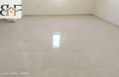 شقة - 2 غرف نوم - 3 حمامات للايجار في شارع المطار القديم - طريق المطار القديم - الدوحة