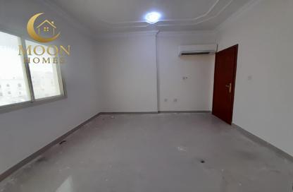 Apartment - 2 Bedrooms - 2 Bathrooms for rent in Al Mansoura - Al Mansoura - Doha