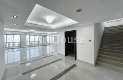 Penthouse - 4 Bedrooms - 6 Bathrooms for rent in Viva East - Viva Bahriyah - The Pearl Island - Doha