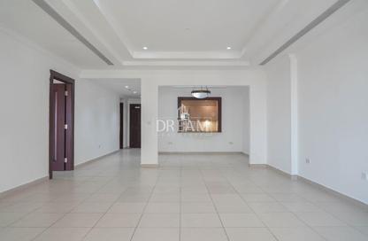 Apartment - 1 Bedroom - 2 Bathrooms for rent in Marina Gate - Porto Arabia - The Pearl Island - Doha