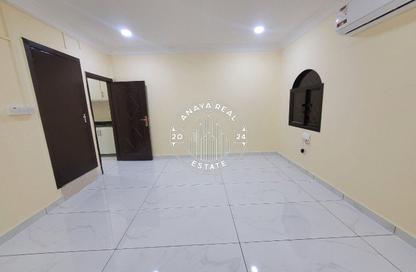 Villa - Studio - 1 Bathroom for rent in Onaiza - Onaiza - Doha