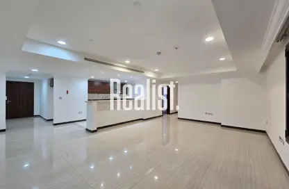 Apartment - 2 Bedrooms - 2 Bathrooms for rent in East Porto Drive - Porto Arabia - The Pearl Island - Doha