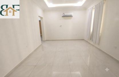 Apartment - 2 Bedrooms - 2 Bathrooms for rent in Umm Ghwailina Comm - Umm Ghuwalina - Umm Ghuwailina - Doha Apartment - 2 Bedrooms - 2 Bathrooms for rent in Umm Ghwailina Comm - Umm Ghuwalina - Umm Ghuwailina - Doha