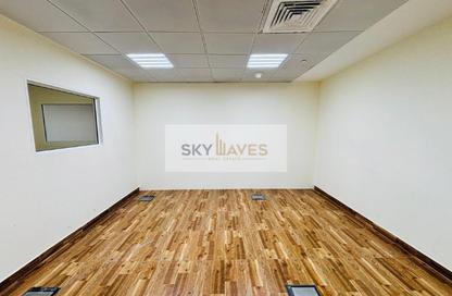 Office Space - Studio - 2 Bathrooms for rent in Al Nasr Street - Al Nasr - Doha
