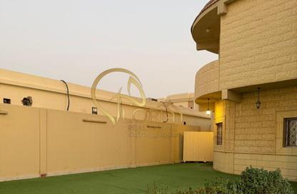 Villa - 6 Bedrooms - 7 Bathrooms for sale in Saeed Ibn Jubair - Al Aziziyah - Doha