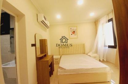 Apartment - 2 Bedrooms - 3 Bathrooms for rent in Thabit Bin Zaid Street - Al Mansoura - Doha