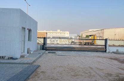 Warehouse - Studio - 5 Bathrooms for rent in East Industrial Street - Birkat Al Awamer - Al Wakra