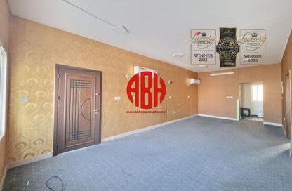 Office Space - 2 Bedrooms - 1 Bathroom for rent in Bin Omran - Fereej Bin Omran - Doha