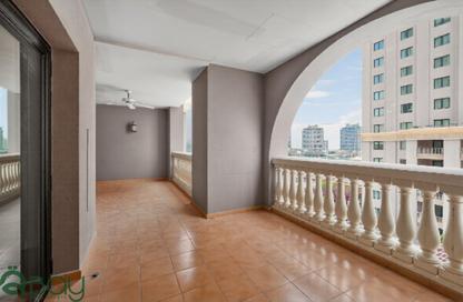 Apartment - 1 Bedroom - 2 Bathrooms for rent in West Porto Drive - Porto Arabia - The Pearl Island - Doha