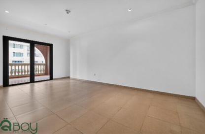 Apartment - 1 Bedroom - 2 Bathrooms for rent in West Porto Drive - Porto Arabia - The Pearl Island - Doha