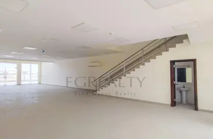 مخزن - استوديو - 2 حمامات للايجار في بركة العوامر - الوكرة