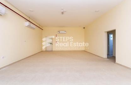 Warehouse - Studio - 1 Bathroom for rent in Industrial Area - Mesaieed