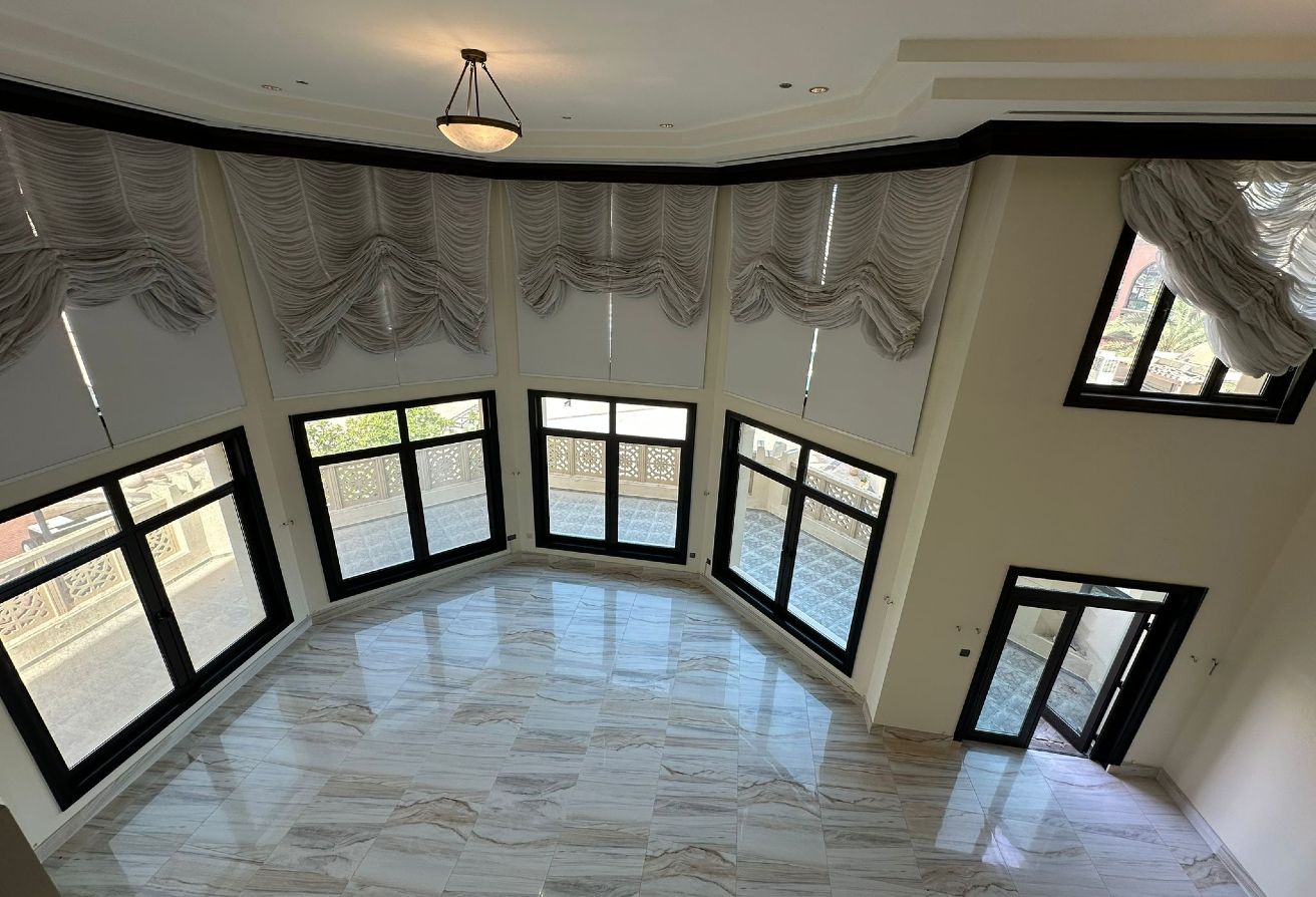 TRIPLEX TOWNHOUSE WITH MARINA VIEW IN PEARL thumbnail 13