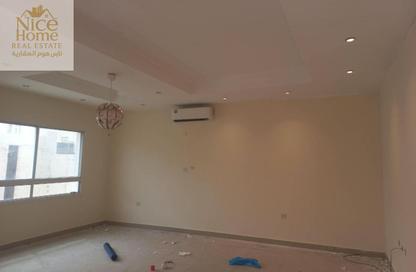 Villa - 7 - 7 for rent in Umm Abirieh - Al Shamal