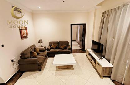 Apartment - 1 - 2 for rent in Umm Ghuwailina 4 - Umm Ghuwailina - Doha