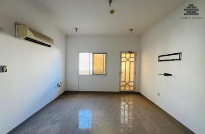 Apartment - 2 Bedrooms - 2 Bathrooms for rent in Bin Omran 35 - Fereej Bin Omran - Doha