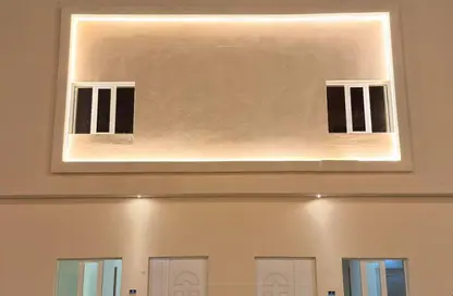 مجمع سكني - 7 غرف نوم - 6 حمامات للايجار في أم قرن - الضعاين