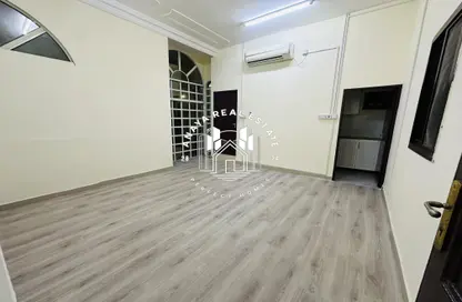 فيلا - 1 حمام للايجار في شارع النعيجة - النعيجة - الدوحة