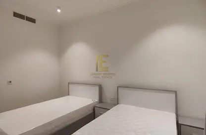 شقة - 2 غرف نوم - 3 حمامات للايجار في جنوب فوكس هيلس - فوكس هيلز - الوسيل