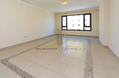 Apartment - 1 Bedroom - 2 Bathrooms for rent in West Porto Drive - Porto Arabia - The Pearl Island - Doha