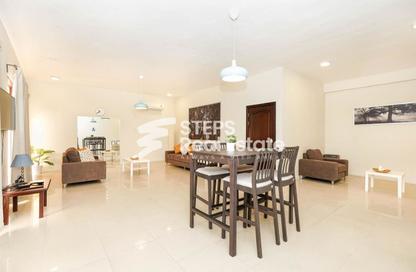 Villa - 5 - 5 for rent in Al Kheesa - Al Kheesa - Umm Salal Mohammed