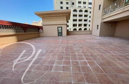 Apartment - 2 Bedrooms - 3 Bathrooms for rent in Tower 24 - Porto Arabia - The Pearl Island - Doha