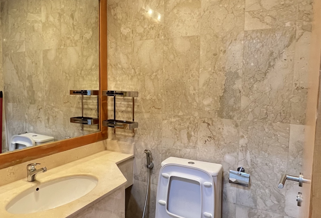AMAZING 2BHK WITH FULLU SEA VIEW AND HIGH FLOOR thumbnail 6