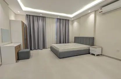 Apartment - 1 Bathroom for rent in Umm Ghuwailina 4 - Umm Ghuwailina - Doha