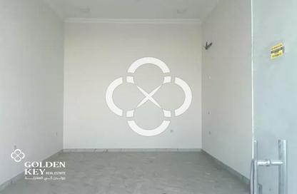 Shop - Studio - 1 Bathroom for rent in Madinat Khalifa South - Madinat Khalifa - Doha