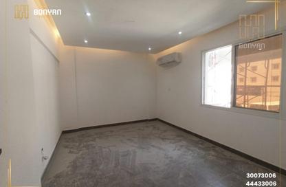 Apartment - 3 Bedrooms - 2 Bathrooms for rent in Al Mansoura - Al Mansoura - Doha