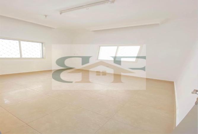 987488 - Property Image 3