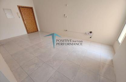 Apartment - 2 Bedrooms - 2 Bathrooms for rent in Al Nasr Street - Al Nasr - Doha