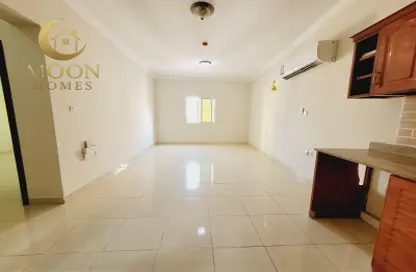 Apartment - 1 Bedroom - 1 Bathroom for rent in Umm Ghuwalina - Umm Ghuwailina - Doha