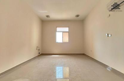 Apartment - 2 Bedrooms - 2 Bathrooms for rent in Al Mansoura - Al Mansoura - Doha