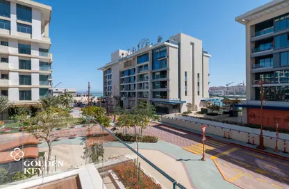 شقة - 2 غرف نوم - 4 حمامات للايجار في كريستال ريزيدنس - جزيرة جيوان - جزيرة اللؤلؤة - الدوحة