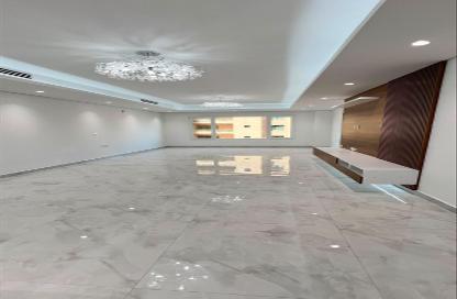Apartment - 2 Bedrooms - 3 Bathrooms for rent in East Porto Drive - Porto Arabia - The Pearl Island - Doha Apartment - 2 Bedrooms - 3 Bathrooms for rent in East Porto Drive - Porto Arabia - The Pearl Island - Doha