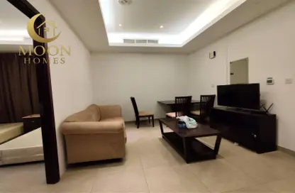 شقة - 2 غرف نوم - 2 حمامات للايجار في ام غوالينا تجارية - ام غويلينا - أم غويلينا - الدوحة