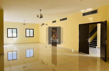 مجمع سكني - 5 غرف نوم - 4 حمامات للايجار في شارع المطار القديم - طريق المطار القديم - الدوحة