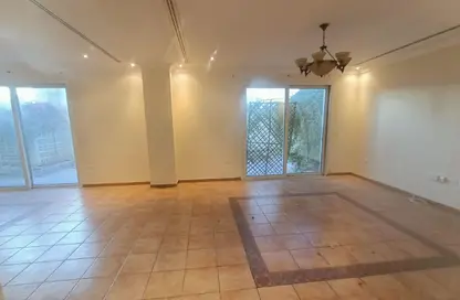 مجمع سكني - 3 غرف نوم - 4 حمامات للايجار في شارع النصر - النصر - الدوحة