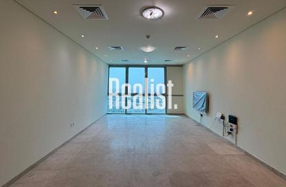 Apartment - 2 Bedrooms - 4 Bathrooms for rent in Zig Zag Tower B - Zig Zag Towers - West Bay - Doha