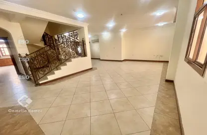 فيلا - 4 غرف نوم - 4 حمامات للايجار في شارع الوعب - الوعب - الدوحة